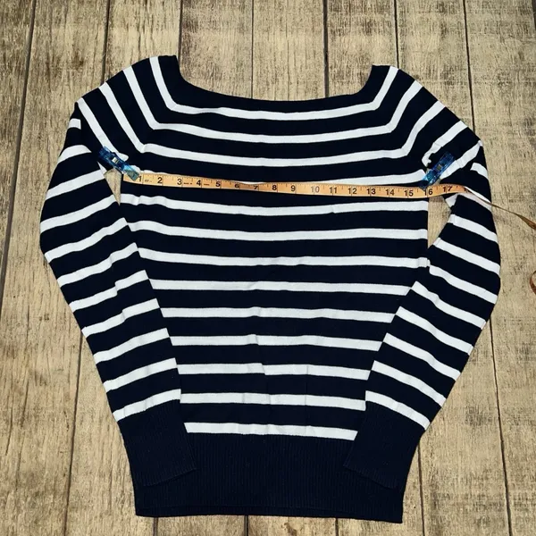 Brandy Melville Women's Navy and Blue Sweater - Image 3