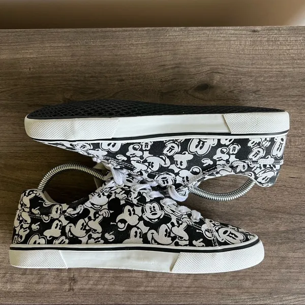 Disney Unisex Mickey Mouse Lace Up Low Sneakers Size 10 or 8.5 #028 - Image 7