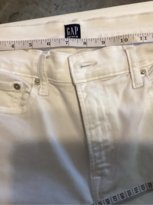 GAP White Jeans SZ 30R - Image 4