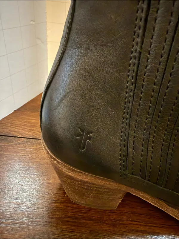 Frye Alton Chelsea Boots Women 6M Black Leather Ankle Boot Block Heel - Image 5