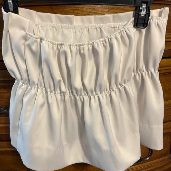 🤍 Forever 21 Satin Peplum Tube Top – Size Medium | NWOT 🤍 - Image 4