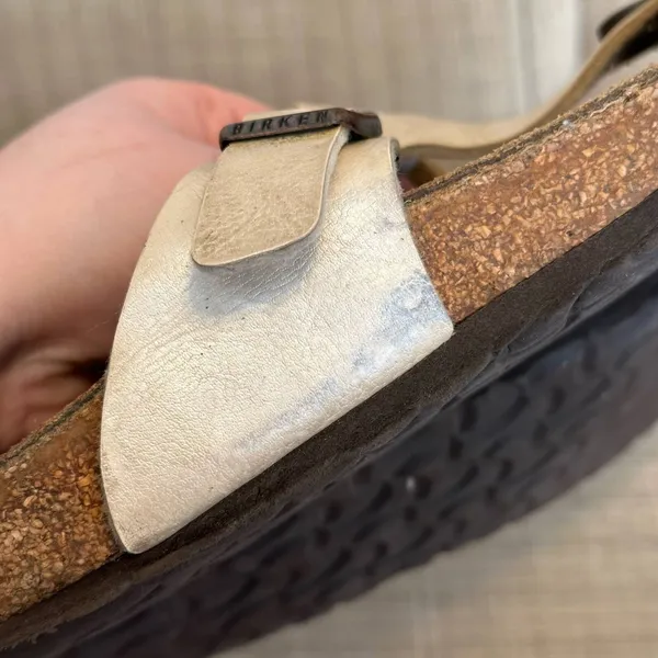 Birkenstock Gizeh in Light Gold Size 38 (US Size 7-7.5) - Image 5