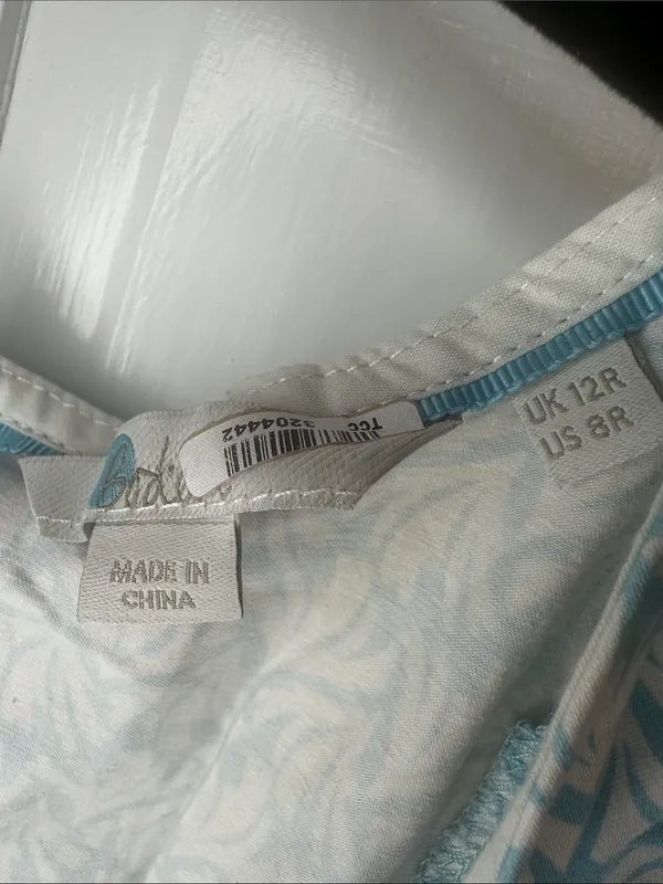 Boden Light Blue and‎ White Print Sleeveless Dress size 8 EUC - Image 2