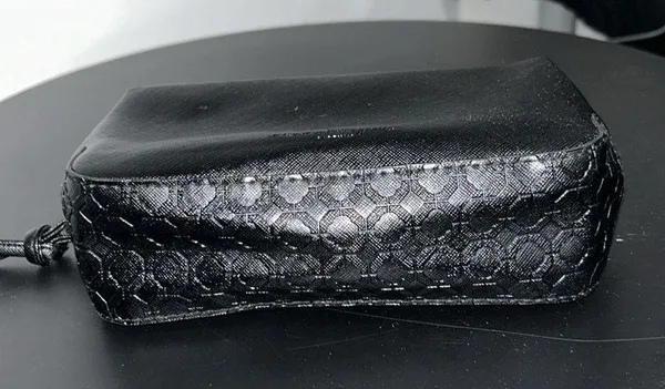 Salvatore Ferragamo Parfums cosmetic case - Image 3