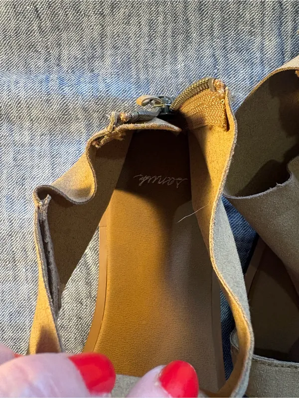 Sanuk Women's Yoga Dawn Sandal size 7 - Image 7
