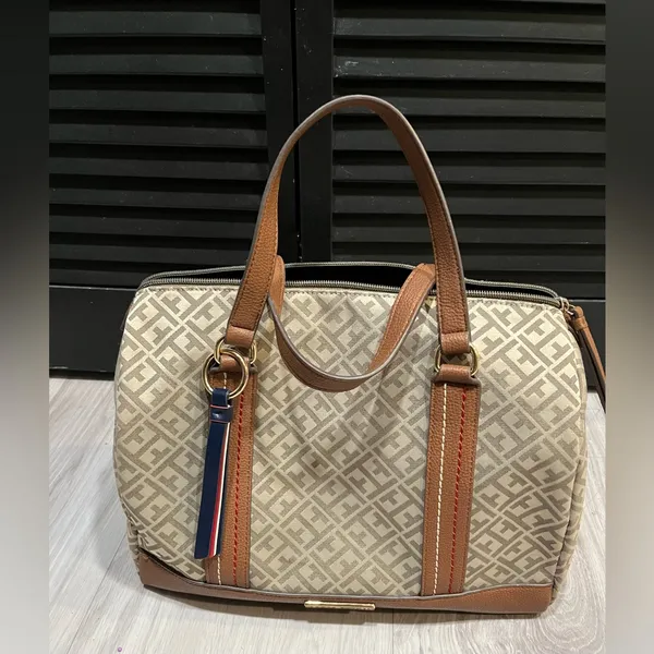 Tommy Hilfiger Beige and Brown Monogram‎ Bag - Image 7