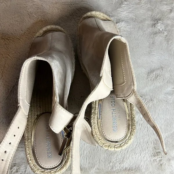 Kenneth Cole 9.5 Olivia Wedges - Image 3