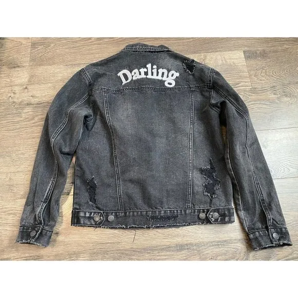 EUC Womens Signature 8‎ distressed black denim jean jacket darling size S - Image 2