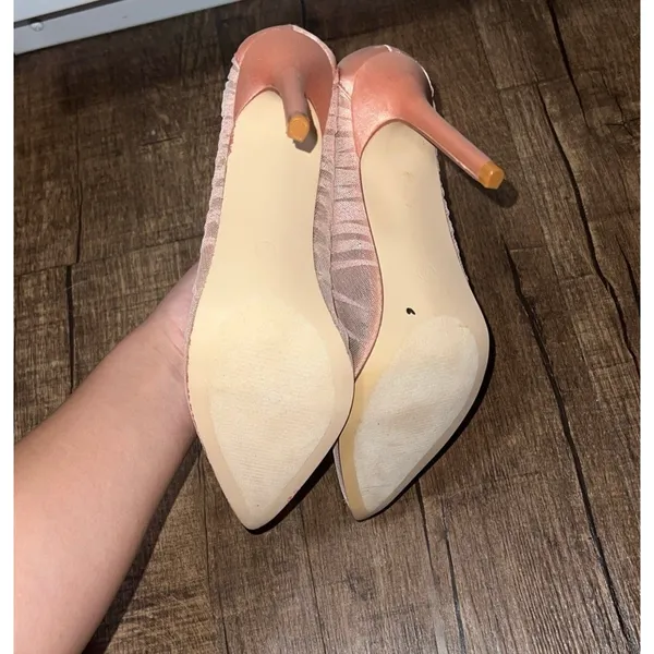 Vintage mesh tulle point toe cape Robbin heels - Image 3