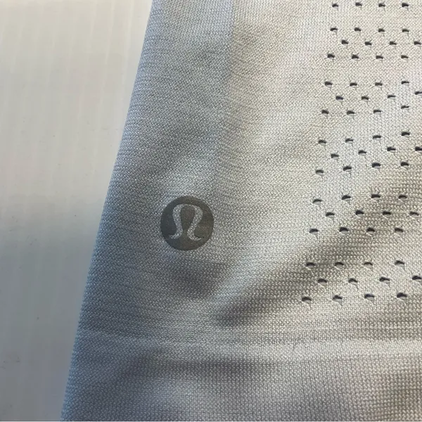 Lululemon Breeze By Short Sleeve *Squad Daydream Light Blue T Shirt Women Sz 6 - Image 8