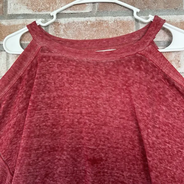 We The Free Chill Out Oversized Cold Shoulder Shirt Heathered Berry XS - Image 3