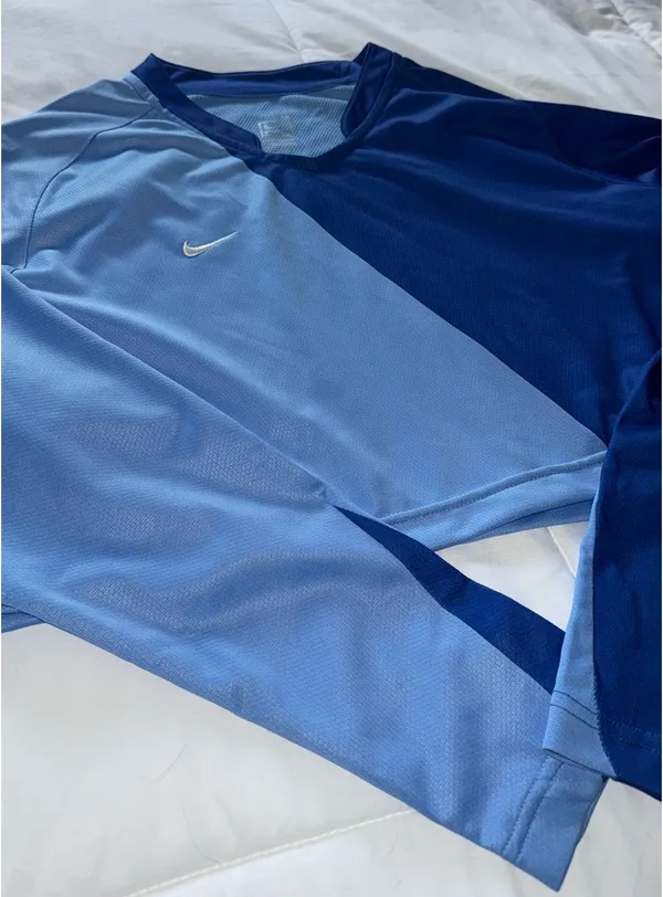 Vintage Nike Cropped Long Sleeve - Image 2