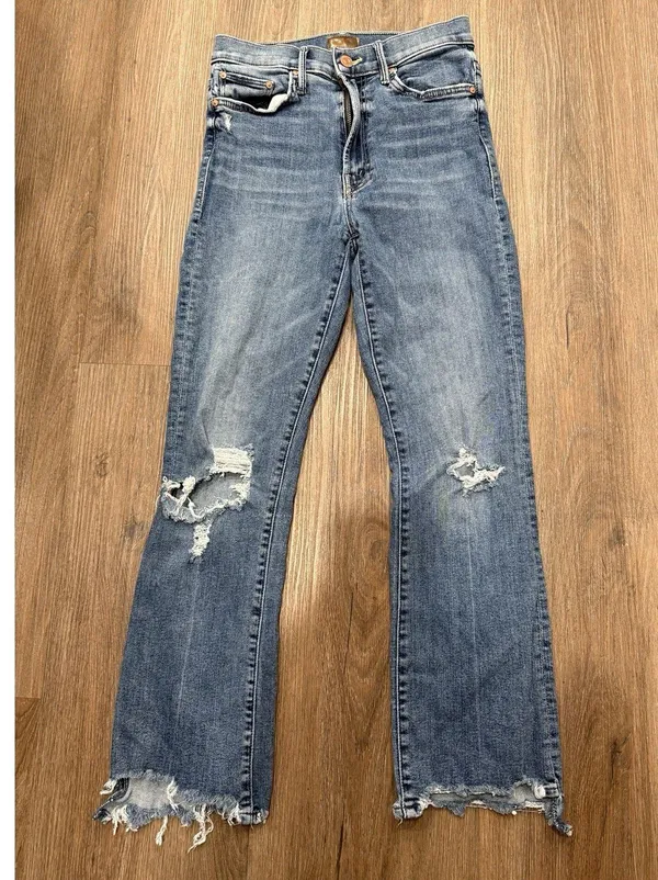 Mother The Insider Crop Step Chew in Dancing on Coals Distressed Blue Jeans Sz26 - Image 4