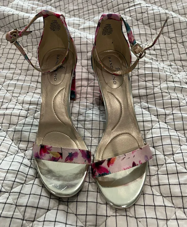 Bandolino Pink Floral Armory Sandals, Sz 7.5 - Image 2