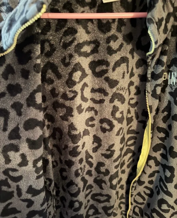 PINK Victoria's Secret Gray Leopard Print Fleece Jacket - Image 6