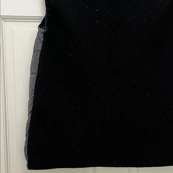 Calvin Klein Black and Gray Duck Down Filled Full Zip Puffer Vest - Size Large - Image 11