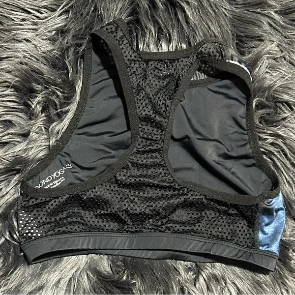 BEYOND YOGA Lux Blocked Out Racerback Rainy Clouds Blue Black Crop Top SzS - Image 6