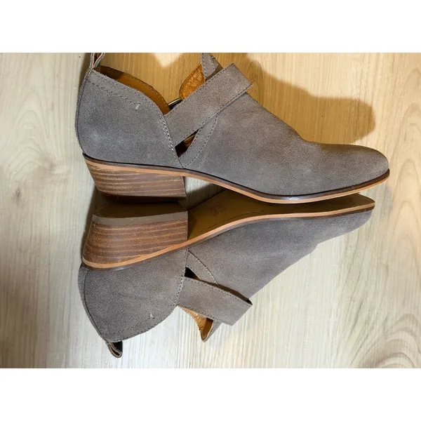 Frye and Co. Suede Ankle Booties Gray 8‎ Women Buckle Pointed Toe 3470781-GRY - Image 8