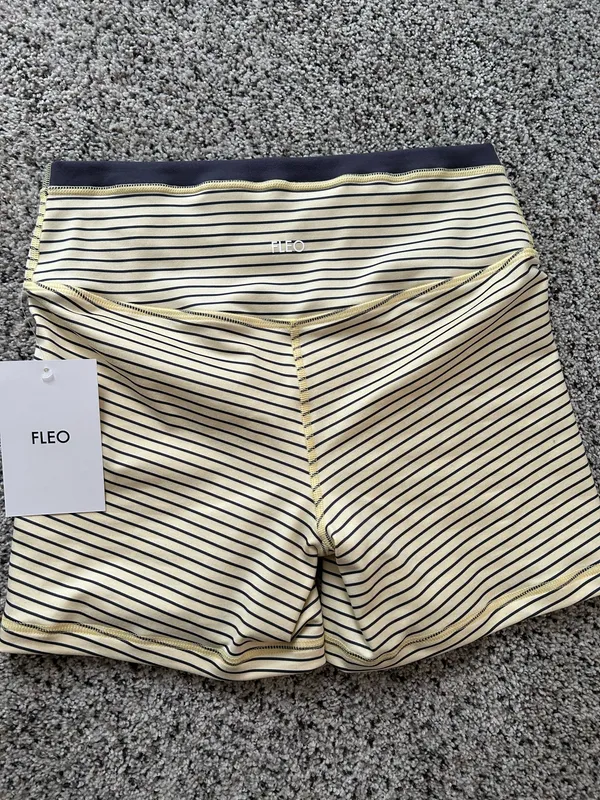 Fleo shorts Yellow Size M - Image 3