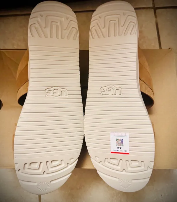 UGG Womans Zayne Slide Sandle II Light Brown size 11 BNIB - Image 4