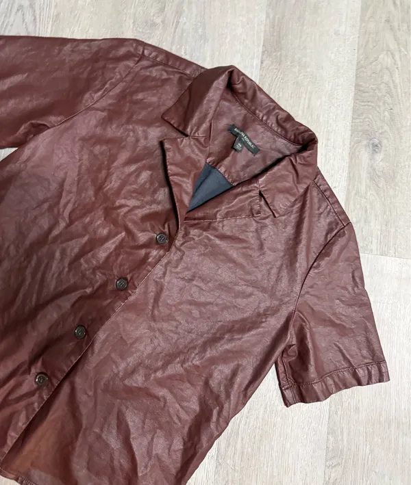 Banana Republic faux leather button up shirt - Image 5