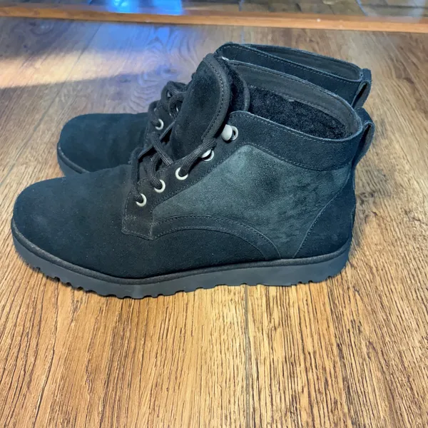 UGG Bethany Boots Womens 8‎ Black Suede Lace Up Sheepskin Booties 1012532 - Image 4