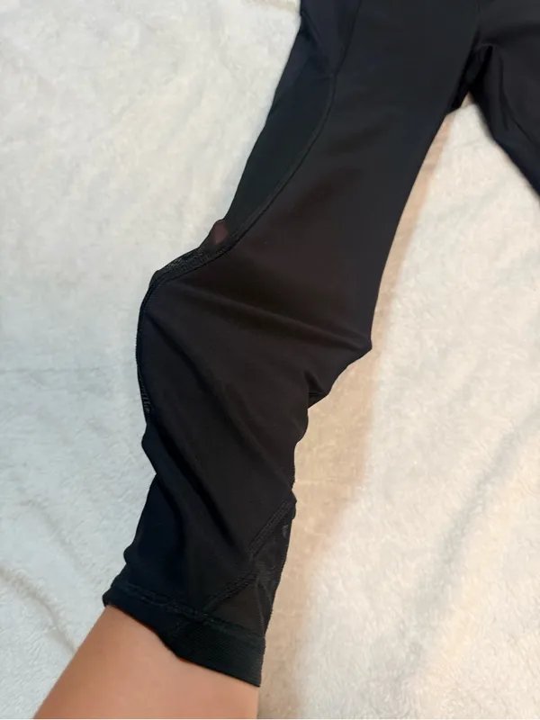 Old Navy Black High-Waist Active Leggings - Image 6