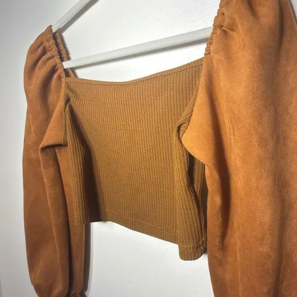 SheIn autumn season camel brown ribbed ruched crop top with puff sleeves - Image 2