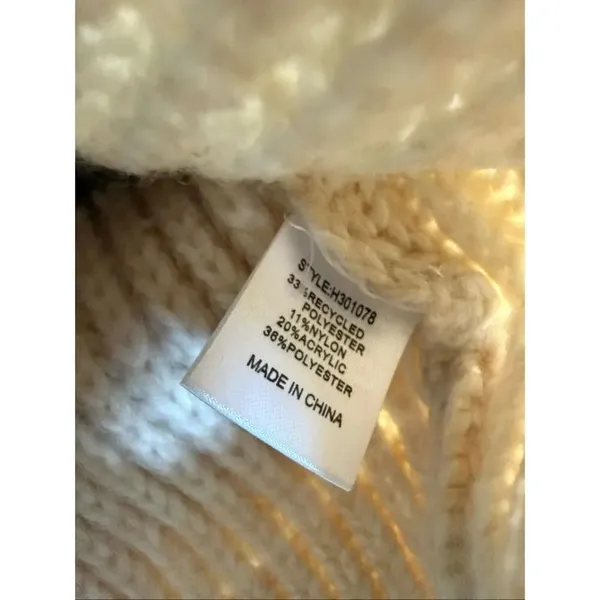 NWOT Herizon Patterned V - Image 9