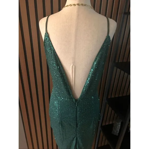 Prettylittlething sleeveless cocktail mini dress features a plunging V-neckline - Image 5