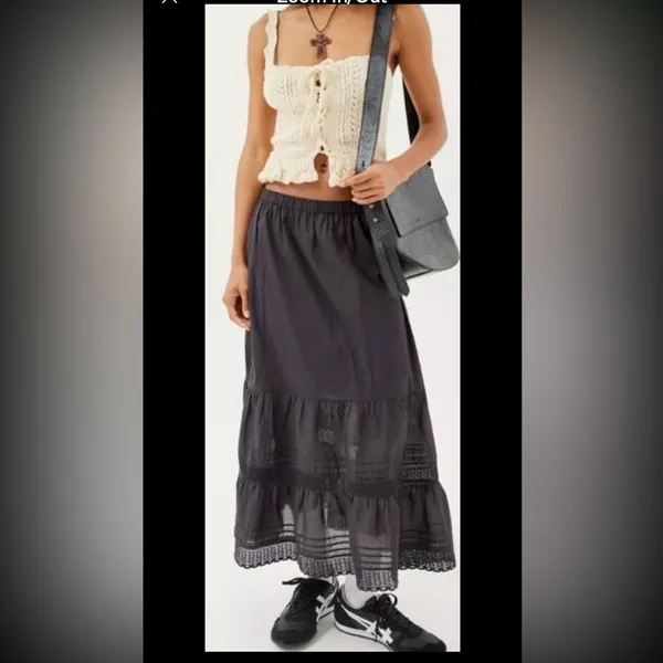 Urban Outfitters Carmella Lace-Up Sweater Tank Top. Size medium - Image 4