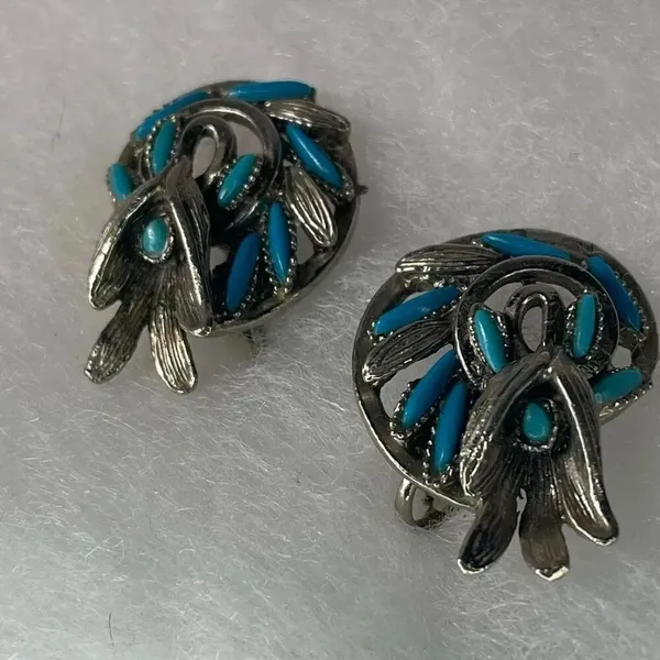 Vintage Midcentury Southwest style ornate faux turquoise clip earrings. - Image 2