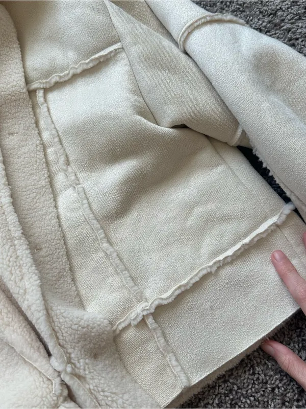 Le Lis Cream Cropped Teddy Shearling Jacket - Image 5