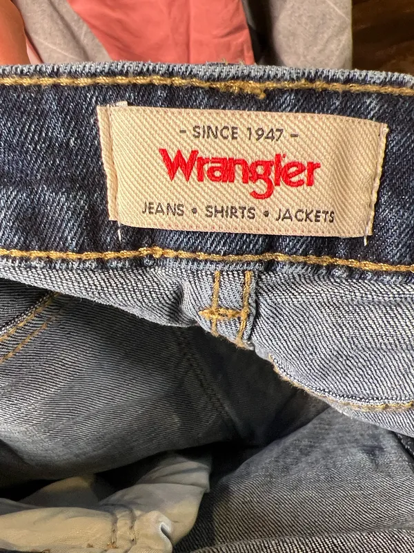 16x30 wrangler women’s jeans - Image 5