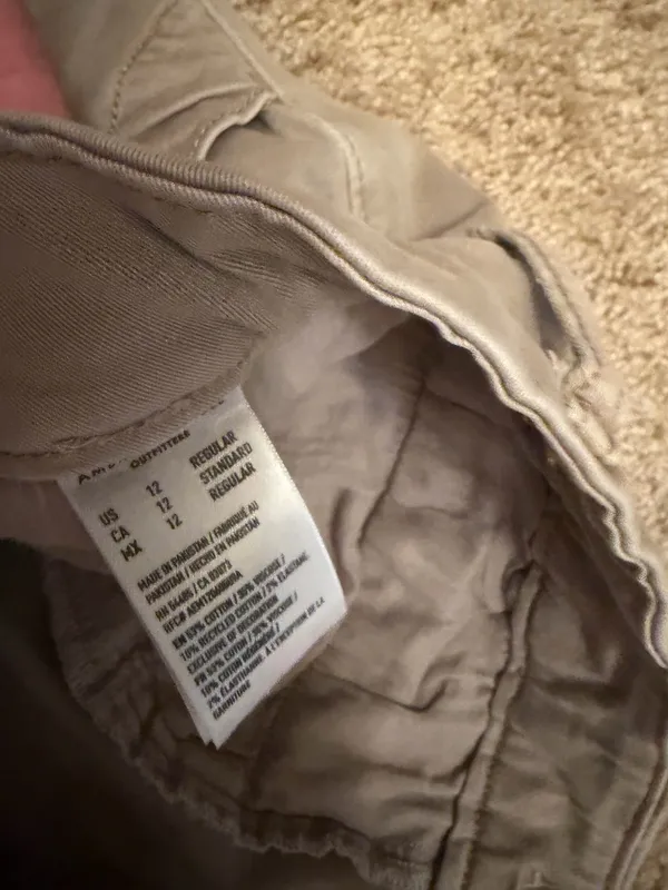 American Eagle Jeans - Image 3