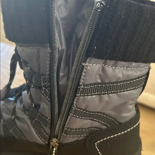 Santana Canada Thea Waterproof Boot Size 10, Black/Grey, NWOT - Image 10
