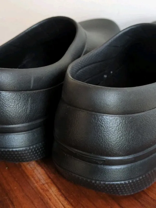 Crocs "On The Clock" Black Work Shoes M9 W11 Crocs Lock Slip Resistant Clogs - Image 10