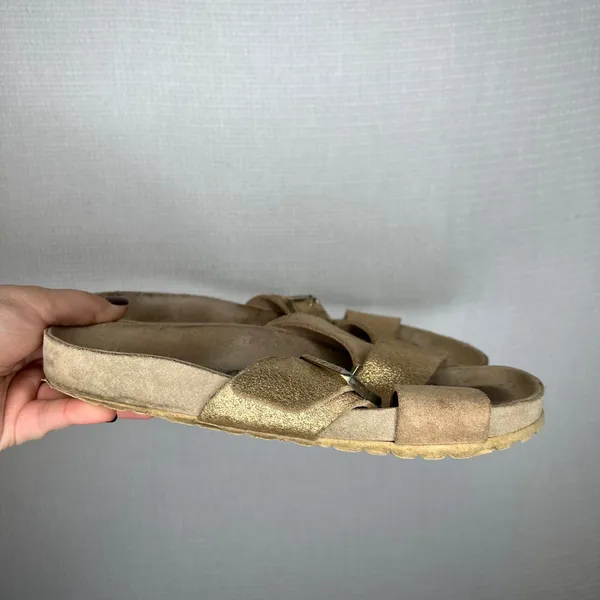 Birkenstock Arizona 9 Metallic Gold Leather Double Strap‎ Buckle Sandals Size 40 - Image 3
