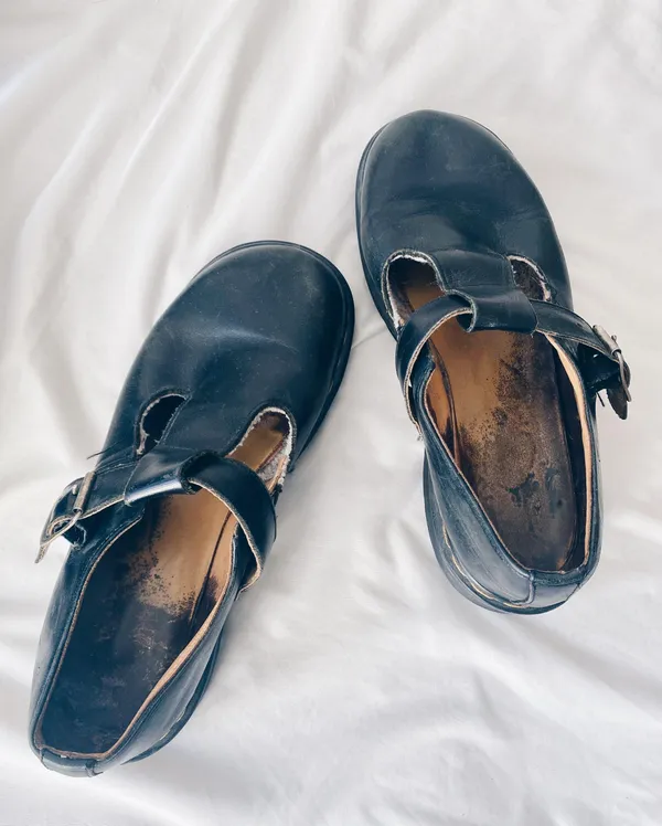 Dr. Martens vintage 80s POLLEY SMOOTH LEATHER MARY JANES / woman’s 10 / made in england / distressed - Image 5