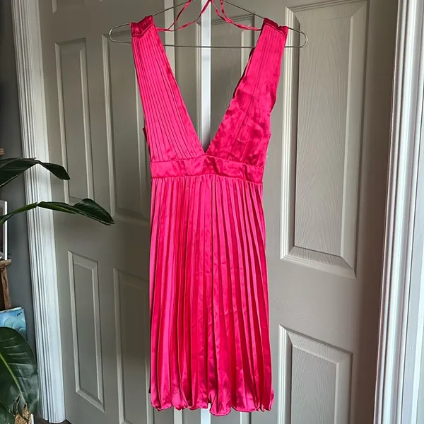 Sincerely Jules satin Deep V Neck Accordion Pleated Hot Pink Satin Dress Xs - Image 4