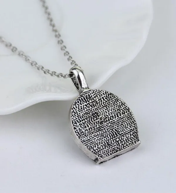 Silver Hobbit Hole, Lord of The Rings Pendant Locket Necklace - Green Door - Image 3