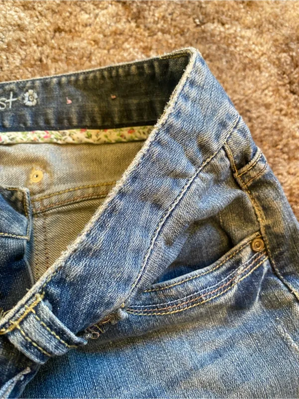 Y2K Amethyst Low rise Jeans Junior's Light Wash Blue Flare Denim Size 5 Bootcut - Image 4