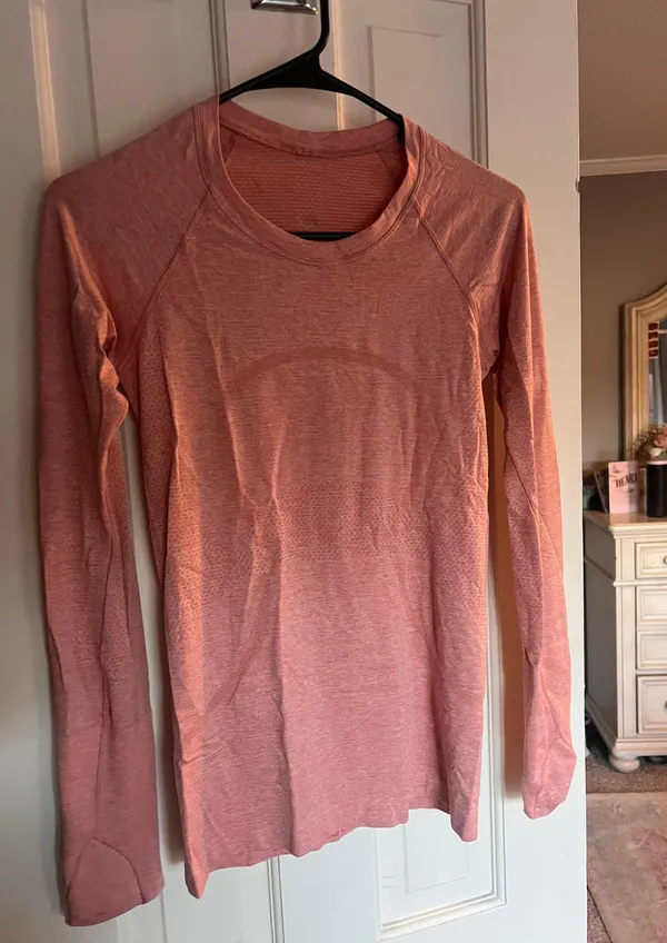 Lululemon Swiftly Tech Long Sleeve - Image 2