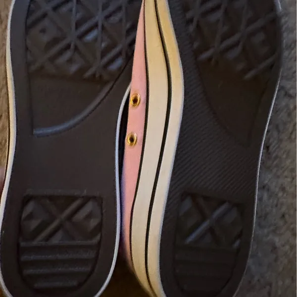 Chuck Taylor’s All Stars Converse Unisex low-tops 8.5/10.5 Pink and Gray - Image 3