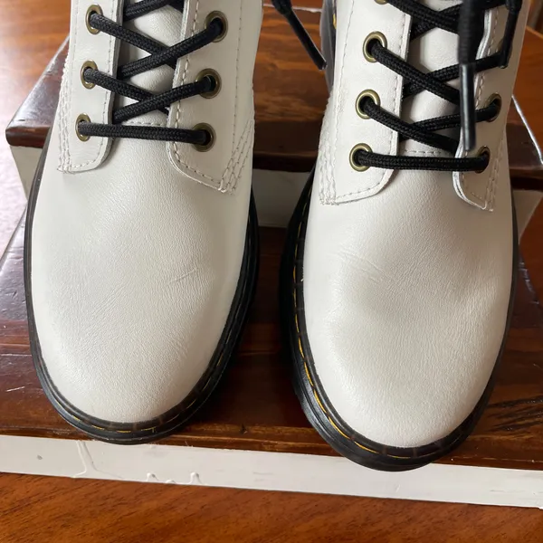NWOB Dr Martens Jadon Boot Smooth Leather Platforms White Size 8 Women - Image 6