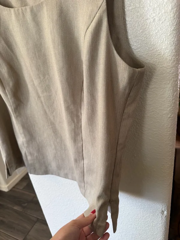 Sleeveless Dress Top size medium Tan - Image 3
