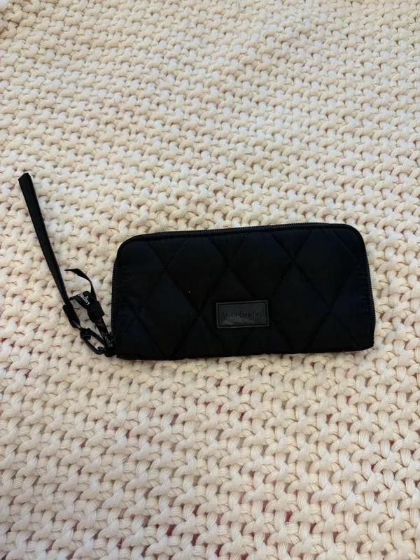 Vera Bradley Ultralight Accordion Wristlet Black Quilted Nylon Wallet - Image 4