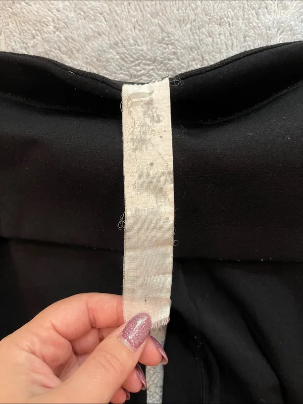 Fabletics Black Cut - Image 7