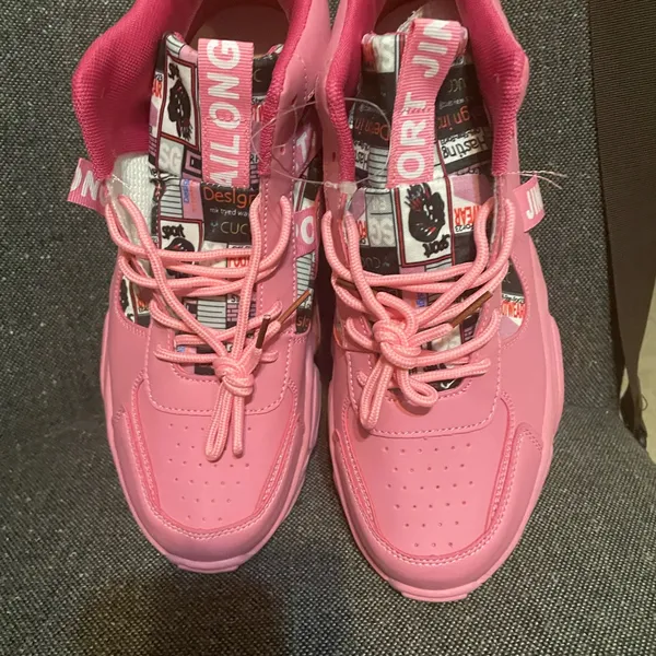 Sporty Pink Women's Athletic Sneakers - Image 4