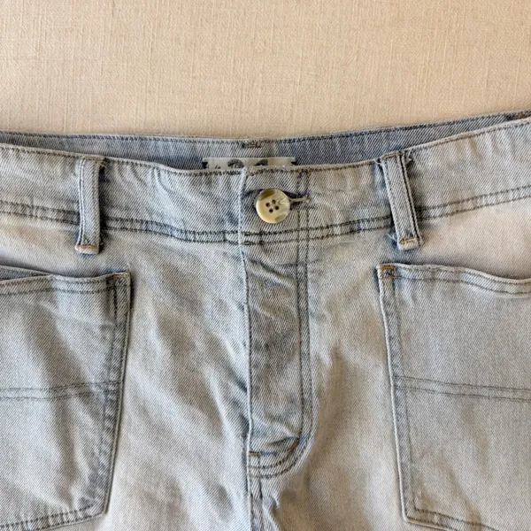 We The Free CVRY High Rise Denim Cutoff Shorts Womens 31 Light Blue Wash - Image 9